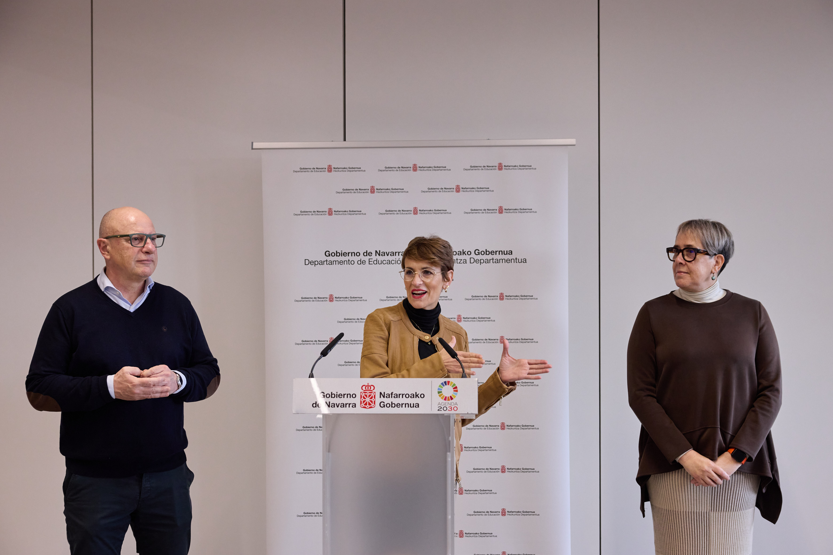 La presidenta del Gobierno de Navarra, María Chivite visita las instalaciones del CIP ETI San Juan.